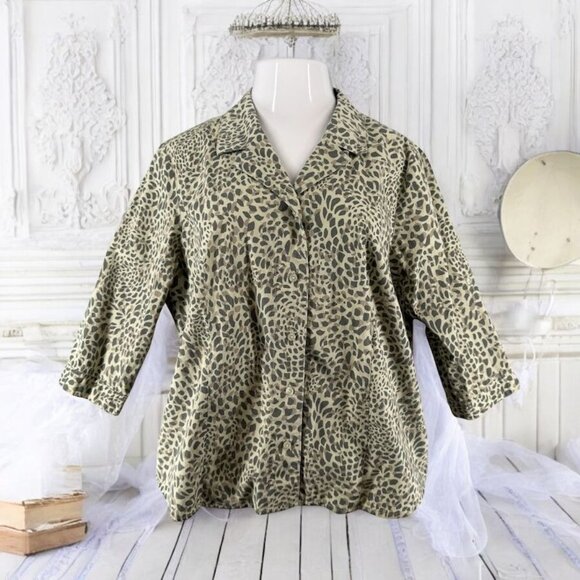 D & Co Womens 1X Green Animal Print Button-Down Blouse 3/4 Tab Sleeves L - Picture 1 of 10